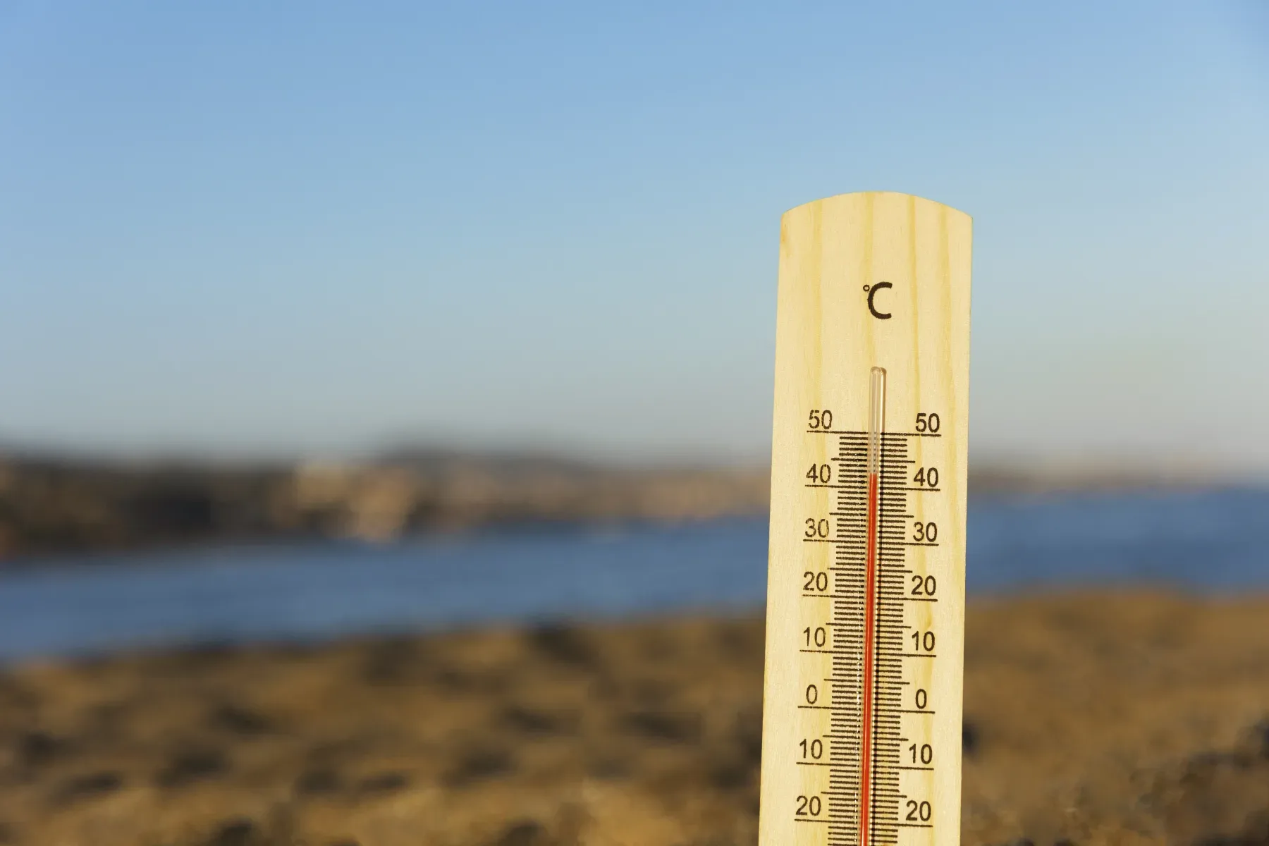 Het weer in Vlaanderen en jouw loon: Hoe beschermt het systeem van "Tijdelijke werkloosheid" bouwarbeiders in de winter en bij extreme hitte?